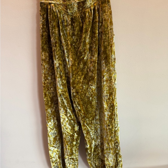 Anthropologie Olive Green Crushed Velvet Jogger Pants - Picture 6 of 7